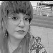 Profesora de latín ofrece clases particulares con muchos años de experiencia